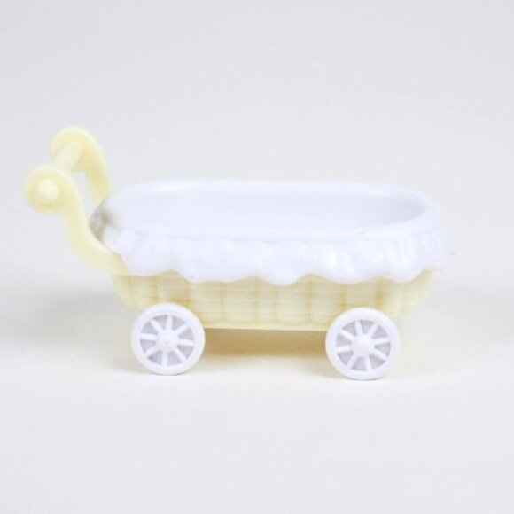 Calico Critters Sylvanian Families Mixed Accessory Lot - Picture 3 of 7